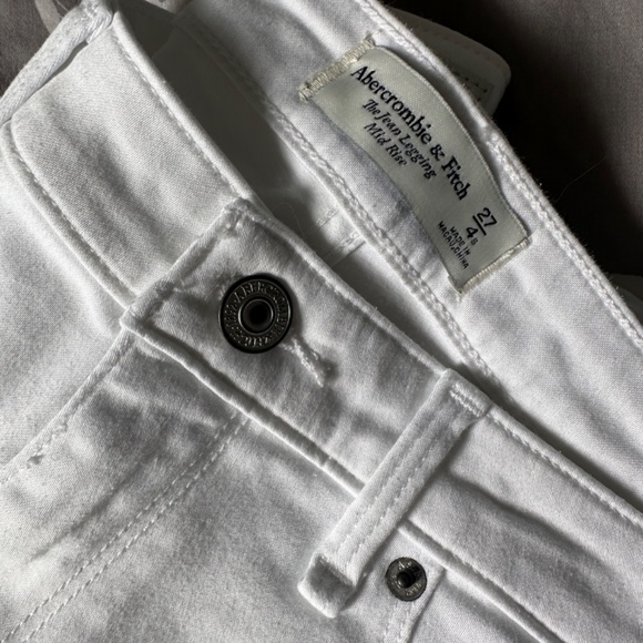 A&F White Jeans - Picture 2 of 3